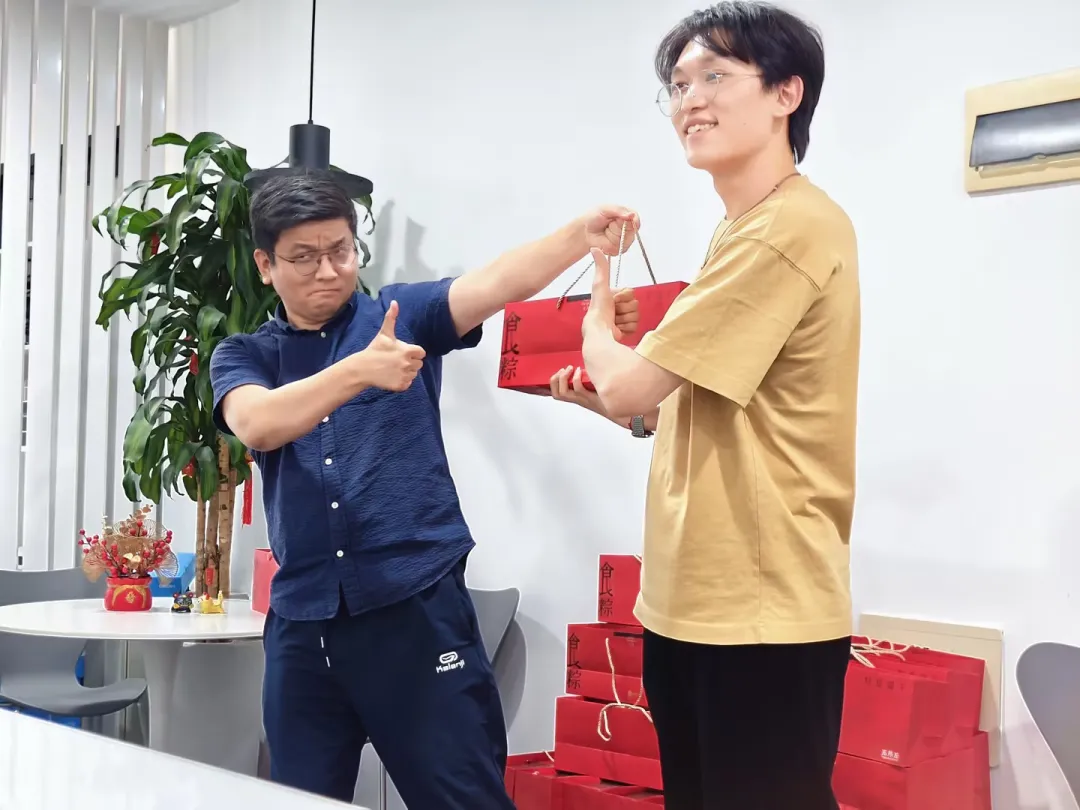 1739000893181952.jpg 1739000854022.jpg