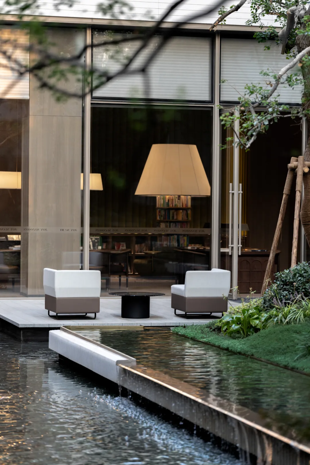 1744254682108288.jpg 1744254656240.jpg